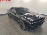 Used 2019 Dodge Challenger SXT image 2