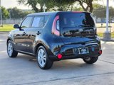 Used 2016 Kia Soul + image 5