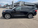 Used 2023 Ford Explorer XLT w/ Equipment Group 202A image 3