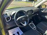 Used 2024 Hyundai Venue SEL image 3