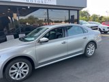 Used 2012 Volkswagen Passat TDI SE image 3