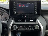 Used 2022 Toyota Venza LE image 5