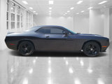 Used 2019 Dodge Challenger SXT image 2