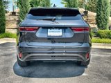 Certified 2025 Jaguar F-PACE R-Dynamic S image 4