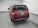 Used 2016 Chrysler Town & Country Touring-L w/ Driver Convenience Group image 6