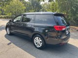 Used 2017 Kia Sedona LX w/ LX Essentials Premium Package image 5
