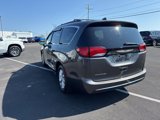 Used 2017 Chrysler Pacifica Touring-L image 5