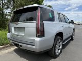 Used 2016 Cadillac Escalade Luxury image 3