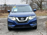 Used 2017 Nissan Rogue SV image 2