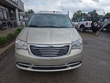 Used 2015 Chrysler Town & Country Touring image 2