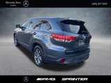 Used 2019 Toyota Highlander XLE image 3