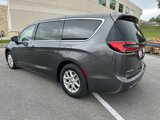 Used 2023 Chrysler Pacifica Touring-L image 5