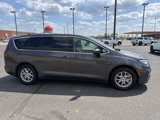 Used 2023 Chrysler Pacifica Touring-L image 4
