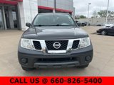 Used 2014 Nissan Frontier SV image 2