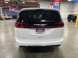 New 2025 Chrysler Pacifica Select image 4