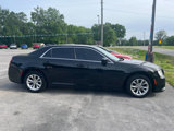 Used 2018 Chrysler 300 Touring image 2