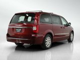 Used 2016 Chrysler Town & Country Touring image 5