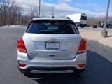 Used 2021 Chevrolet Trax LT w/ LT Convenience Package image 5