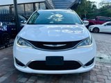 Used 2018 Chrysler Pacifica Limited image 4