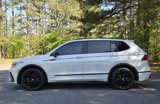 Used 2022 Volkswagen Tiguan SE R-Line image 4