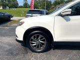Used 2016 Nissan Rogue SL image 2