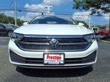 Certified 2022 Volkswagen Jetta SE w/ Panoramic Sunroof Package image 2