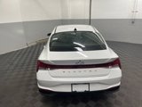 Used 2022 Hyundai Elantra SE w/ Preferred Accessory Package image 5