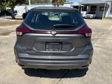 Used 2022 Nissan Kicks S image 5