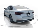 Used 2022 Volkswagen Jetta SE image 3