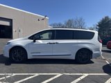 Certified 2023 Chrysler Pacifica Touring-L w/ Uconnect Theater Family Group image 4