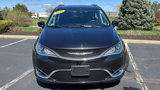 Used 2017 Chrysler Pacifica Touring-L image 2