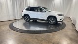 Used 2019 Jeep Cherokee Limited image 3