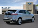 Used 2022 Ford Edge Titanium image 2