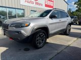Used 2020 Jeep Cherokee Trailhawk image 2
