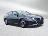 Used 2023 Nissan Altima 2.5 SV image 2