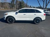 Used 2017 Kia Sorento LX image 2