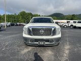 Used 2018 Nissan Titan SV w/ SV Convenience Package image 2