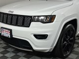 Used 2017 Jeep Grand Cherokee Altitude image 2