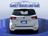 Used 2018 Kia Sedona LX image 4