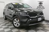 Used 2022 Kia Sorento LX image 2
