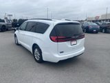 Used 2022 Chrysler Pacifica Touring-L image 4