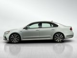 Used 2018 Volkswagen Passat 3.6 image 2