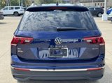 Used 2024 Volkswagen Tiguan SE w/ Panoramic Sunroof Package image 4