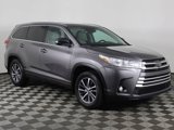 Used 2018 Toyota Highlander XLE image 2