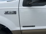 Used 2001 Ford F250 Lariat image 3