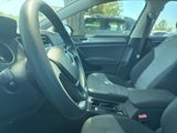 Used 2016 Volkswagen e-Golf SE image 4