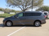Used 2022 Chrysler Pacifica Touring-L image 2