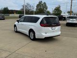 New 2025 Chrysler Pacifica Select image 5