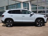 New 2025 Volkswagen Taos SE image 4