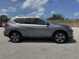 Used 2017 Nissan Rogue SL w/ SL Premium Package image 3